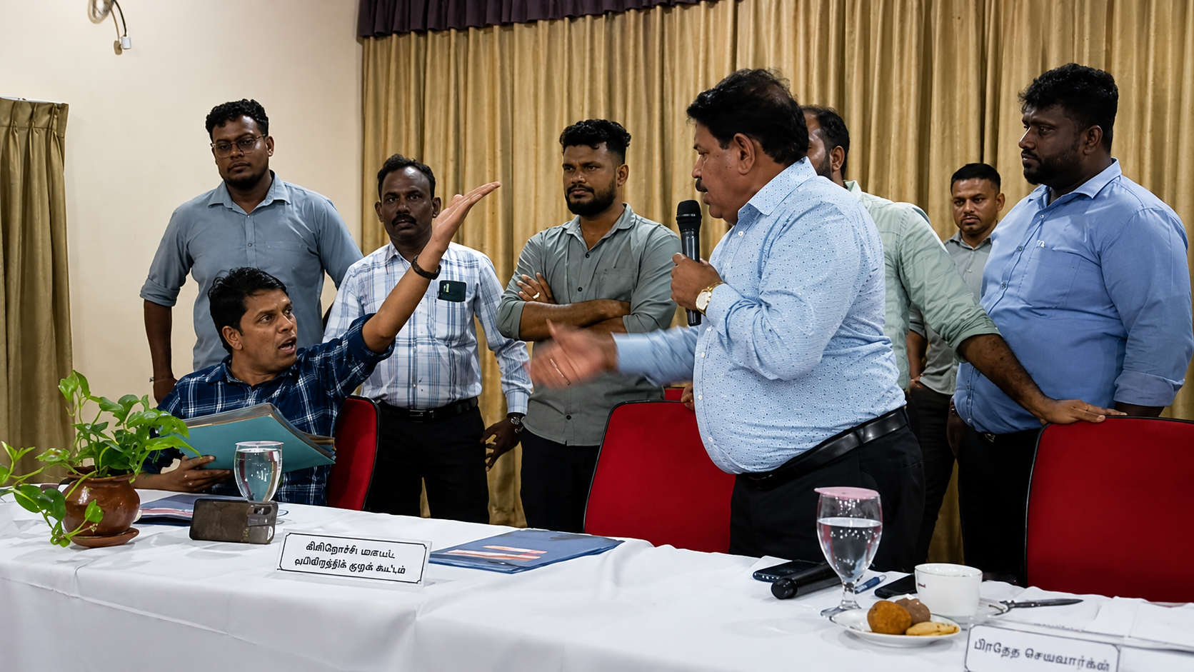 அர்ச்சுனா எழுப்பிய கேள்வியால் கூட்டத்தில் பரபரப்பு